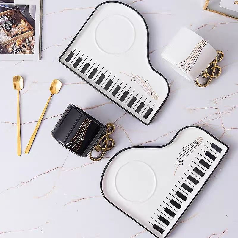 Piano key ceramic cup set overview with black and white color options