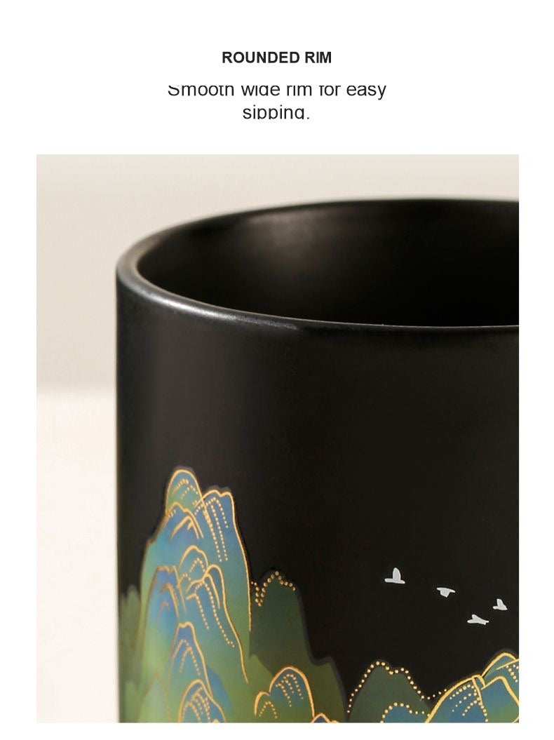 Rounded rim detail on glossy ceramic mug